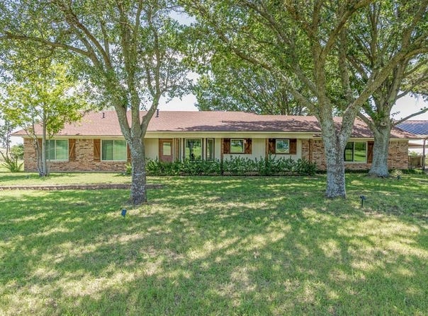 4413 Wakefield Road, Justin, TX 76247