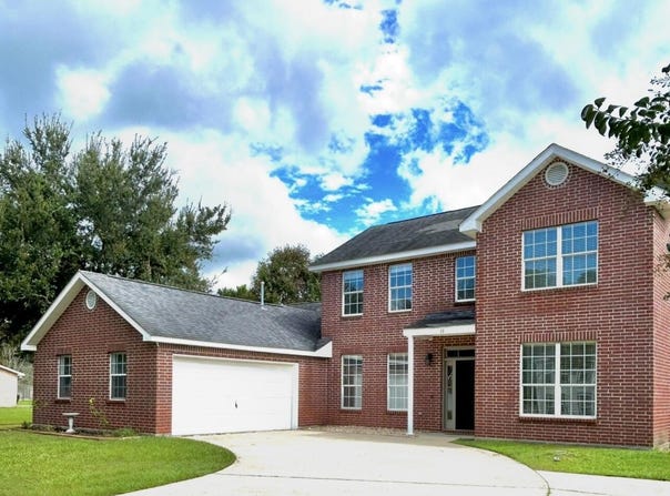18 Lakeview Drive, Ocean Springs, MS 39564