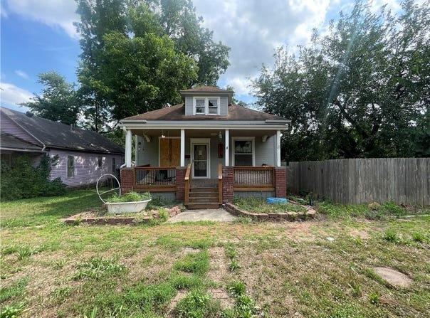 105 E Miami Street, Paola, KS 66071