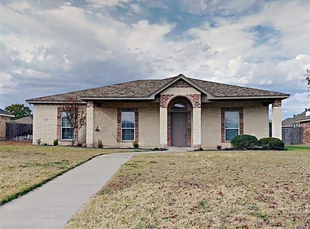 317 Westgate Drive, Aledo, TX 76008