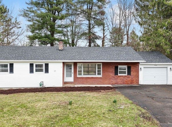 13 Brookside Avenue West, Apalachin, NY 13732