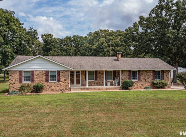 1723 WALNUT HILL Road, Centralia, IL 62801