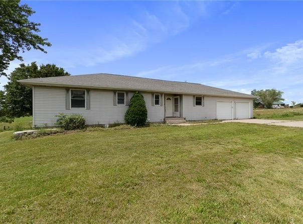 12 SW 365th Road, Warrensburg, MO 64093