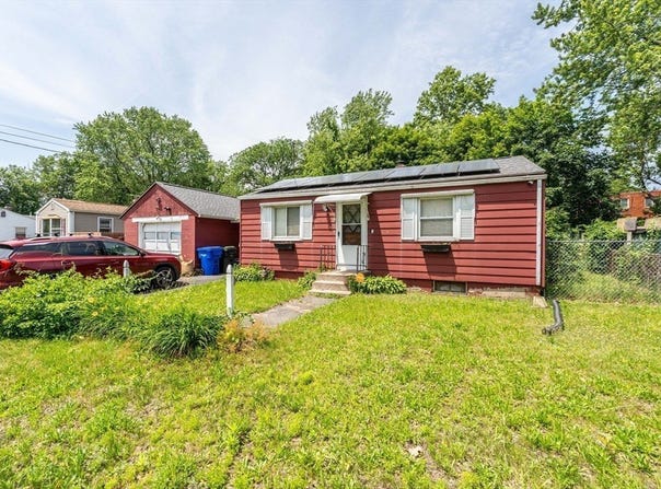 82 Redfern Drive, Springfield, MA 01109