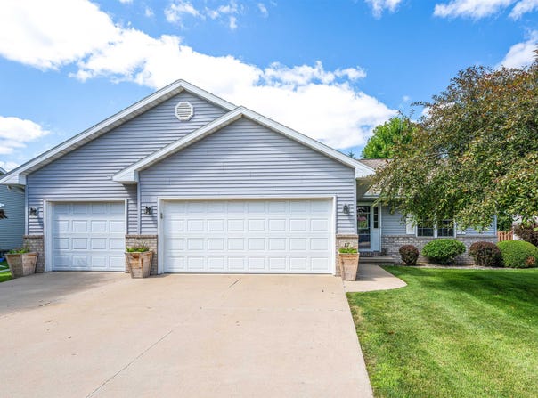 17 Hunters Court, Fond Du Lac, WI 54937
