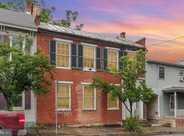 21 E MAIN STREET, NEWVILLE, PA 17241