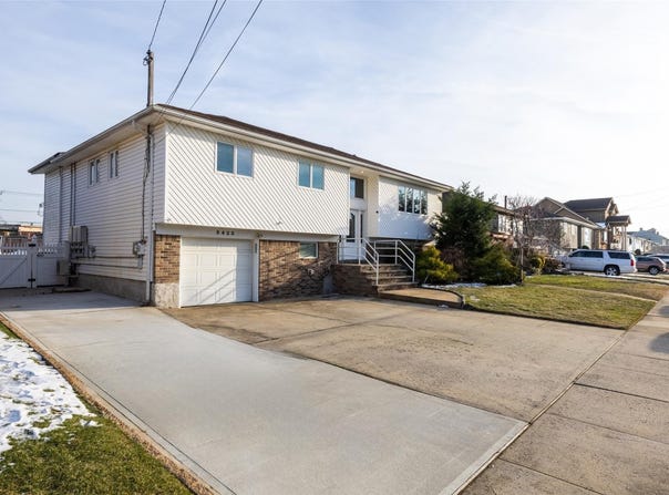 3423 Westminster Road, Oceanside, NY 11572