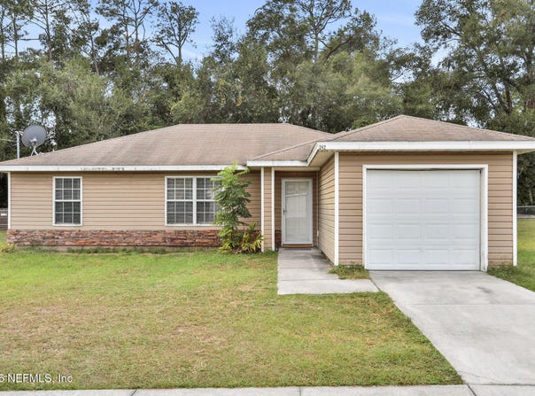 242 MANGO Drive, Palatka, FL 32177