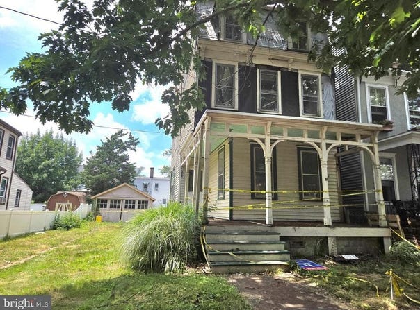 428 LOCUST AVENUE, BURLINGTON, NJ 08016