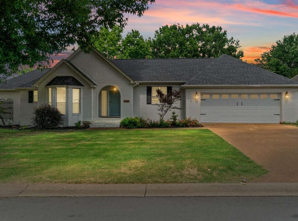 604 Pin Oak Dr, Searcy, AR 72143