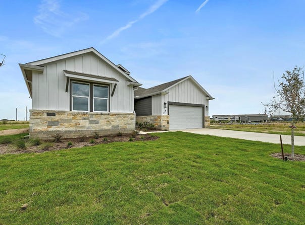 182 Alonzo DR, Del Valle, TX 78617