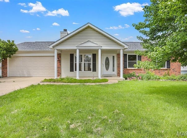 5744 Walnut Creek Boulevard, St Charles, MO 63304
