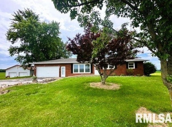 279 Athensville Road, Roodhouse, IL 62082