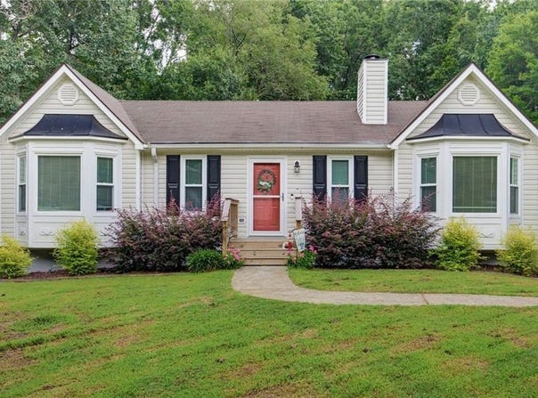 41 Camden Woods Drive NW, Cartersville, GA 30121