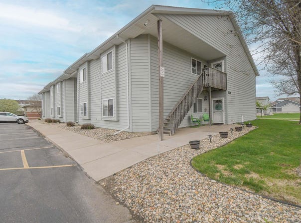 4620 E 3rd St, Sioux Falls, SD 57110