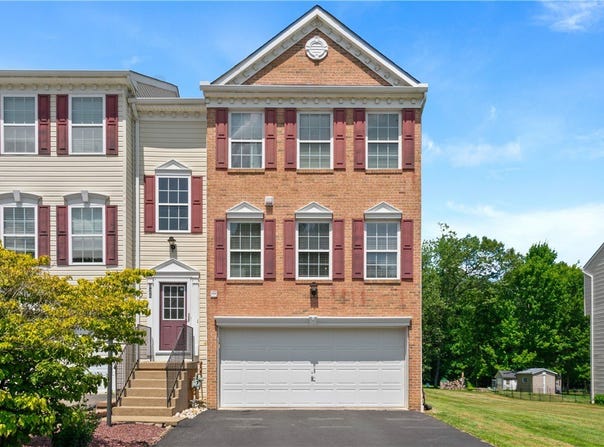 926 Talon Ct, Allegheny Twp, PA 15656