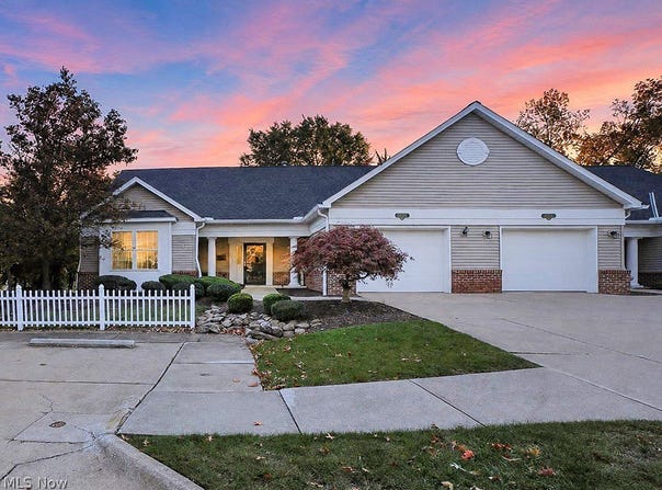 8693 Alexandra Drive, North Royalton, OH 44133
