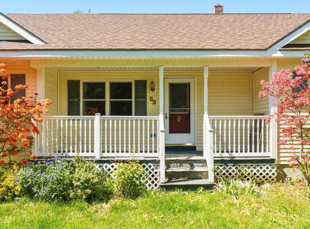 32 Alton Avenue, Ellsworth, ME 04605