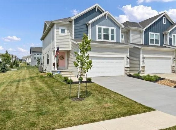 3726 SW Walsh Drive, Lee's Summit, MO 64082