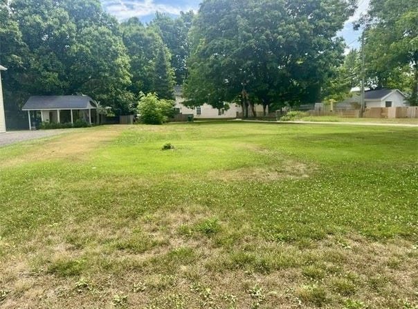 402 Spruce Street, Vicksburg, MI 49097