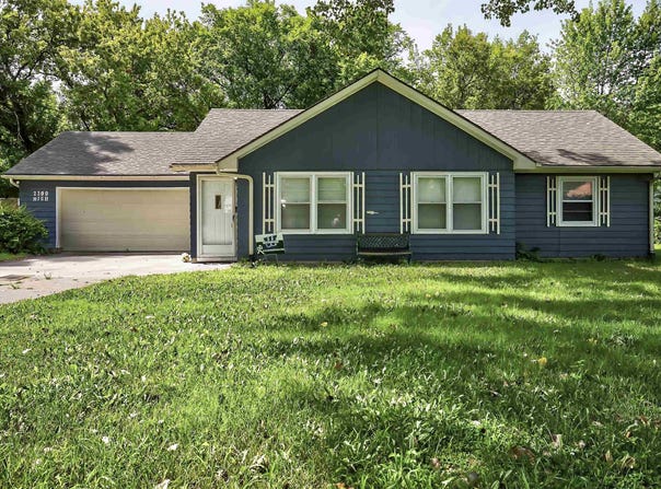 2200 SW High AVE, Topeka, KS 66611