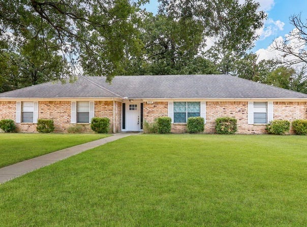 204 PEBBLE CREEK, Lufkin, TX 75904