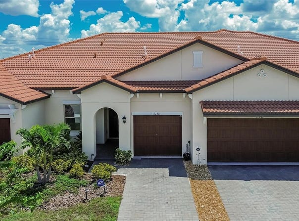 17240 HOLLY WELL Avenue, WIMAUMA, FL 33598