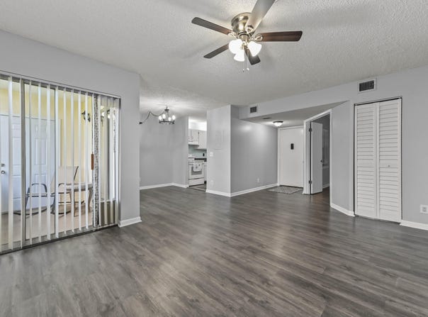 6500 Chasewood Drive, Jupiter, FL 33458