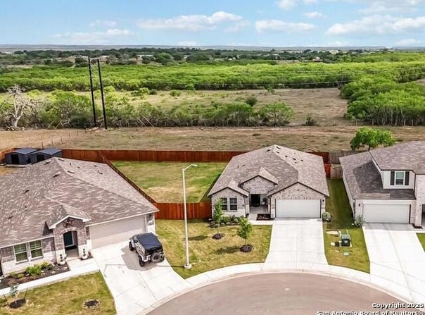 1024 Peccary Pl, Seguin, TX 78155