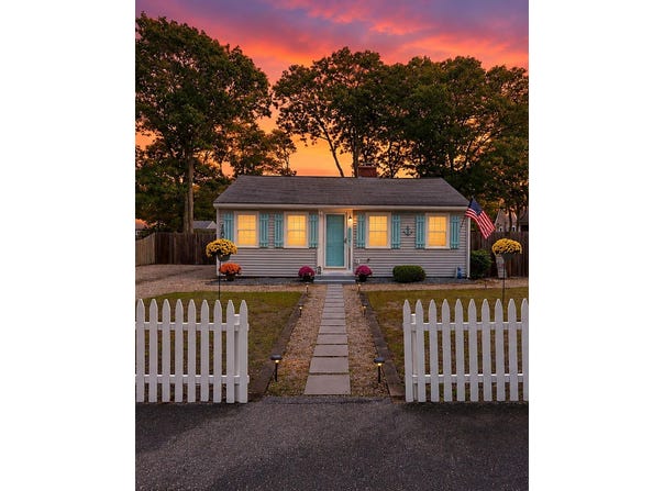 16 Thatcher Road, West Yarmouth, MA 02673