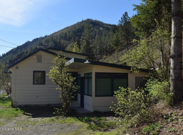 93 Deer Ln, Kellogg, ID 83837