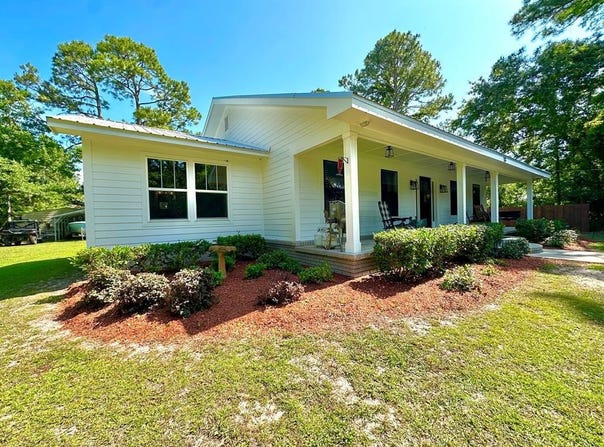 73 Worley Dr, Apalachicola, FL 32320