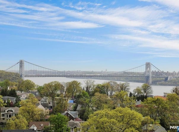 900 Palisade Avenue 11L, Fort Lee, NJ 07024
