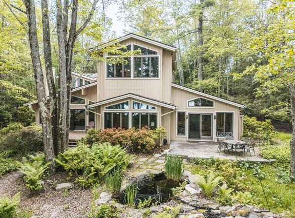 5290 woodland Avenue, Pocono Pines, PA 18350