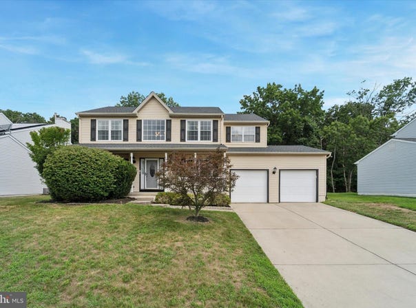 13 W ANNAPOLIS DRIVE, SICKLERVILLE, NJ 08081