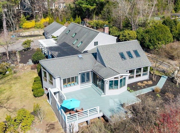 39 Kings Grant Rd, Weston, MA 02493