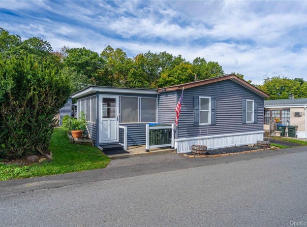 116 King George Drive, New Windsor, NY 12553