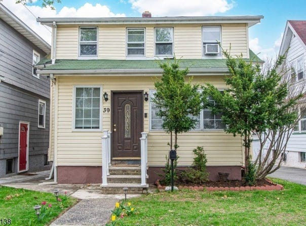 39 Ward St, Clifton City, NJ 07011-4145