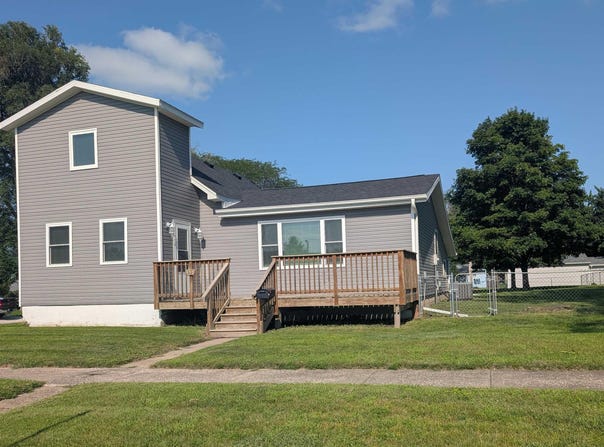 933 S 25th St, Fort Dodge, IA 50501