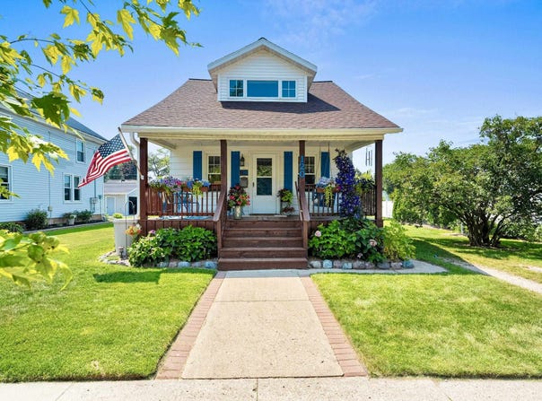 120 S WASHINGTON Street, DE PERE, WI 54115