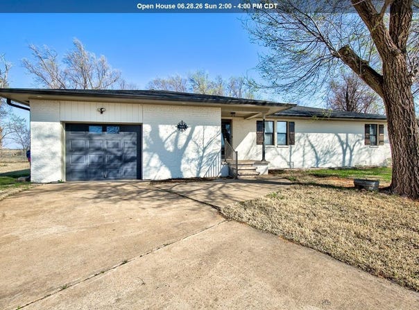 925 N Main, Ringwood, OK 73768