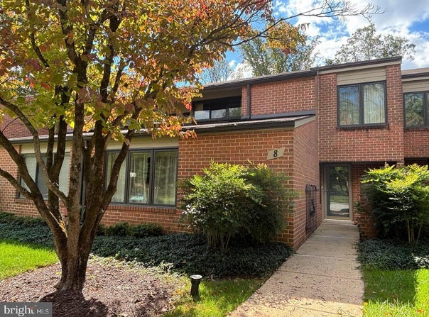 8 OAKHAMPTON Drive, LUTHERVILLE, MD 21093