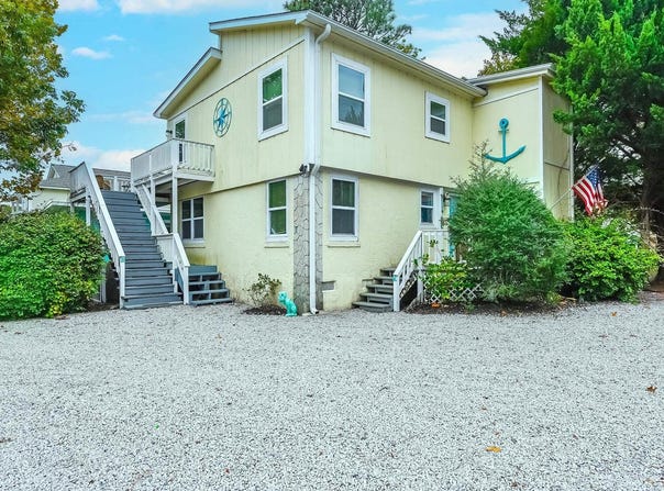 609 15th Ave. S, North Myrtle Beach, SC 29582