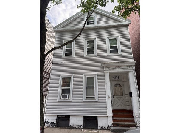 401 W 4th St, Boston, MA 02127