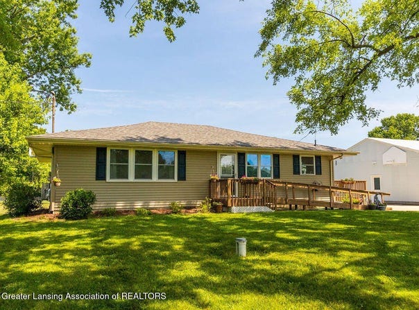 2865 Sherwood Road, Williamston, MI 48895