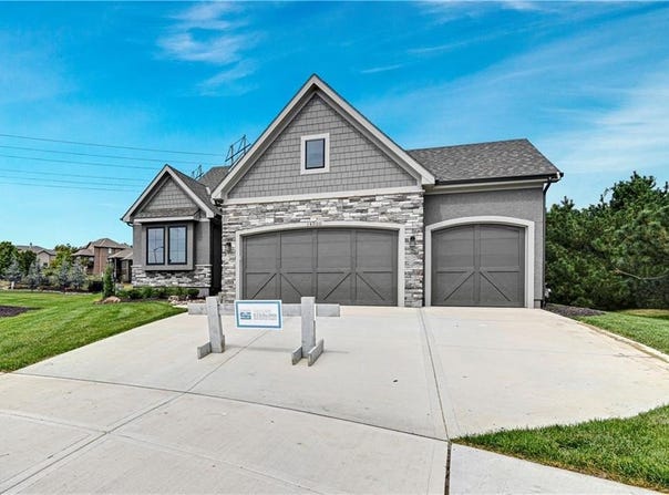 14500 Meadow Lane, Leawood, KS 66224