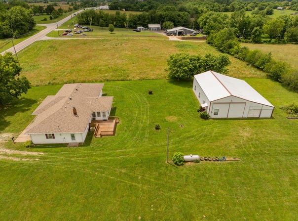 5435 State Highway 14, Sparta, MO 65753