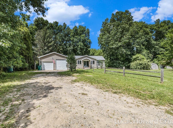 3155 Cowboy Cove Lane, Ionia, MI 48846
