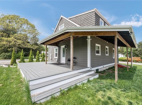 728 Stafford Road, Tiverton, RI 02878