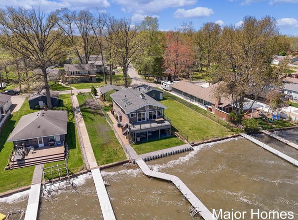 3179 Sandy Beach Street, Wayland, MI 49348